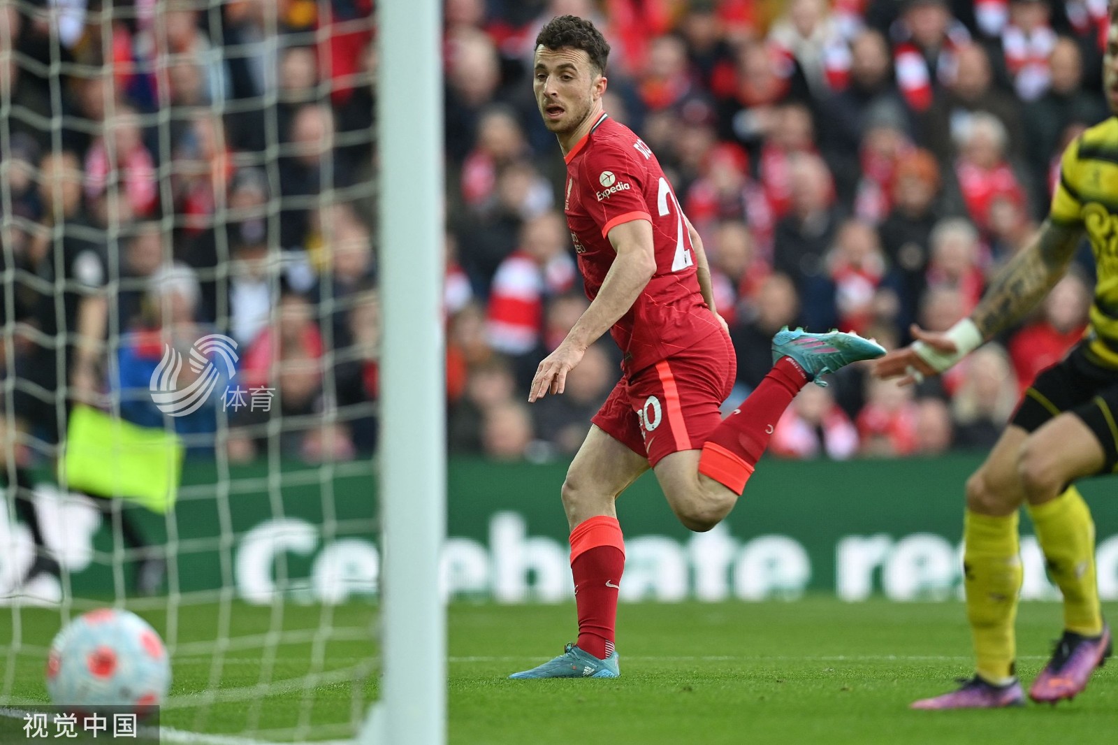 雷火电竞网站-关于利物浦-战平沃特福德,队长亨德森凤凰涅槃的信息