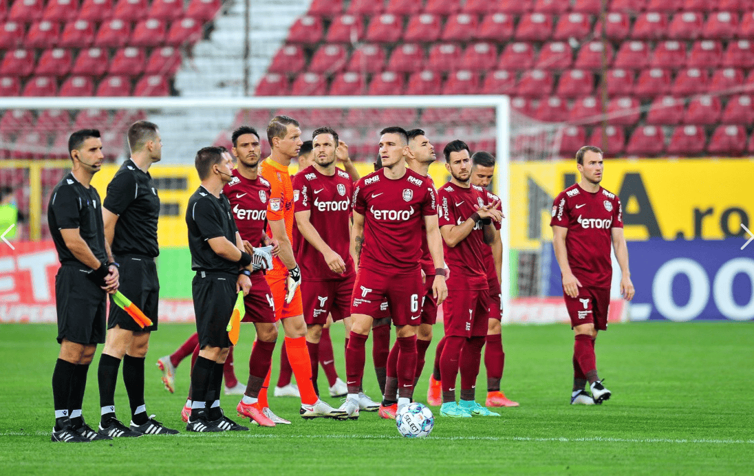 雷火电竞亚洲先驱-欧预赛比赛中球员们奋力拼搏，为胜利而战的简单介绍