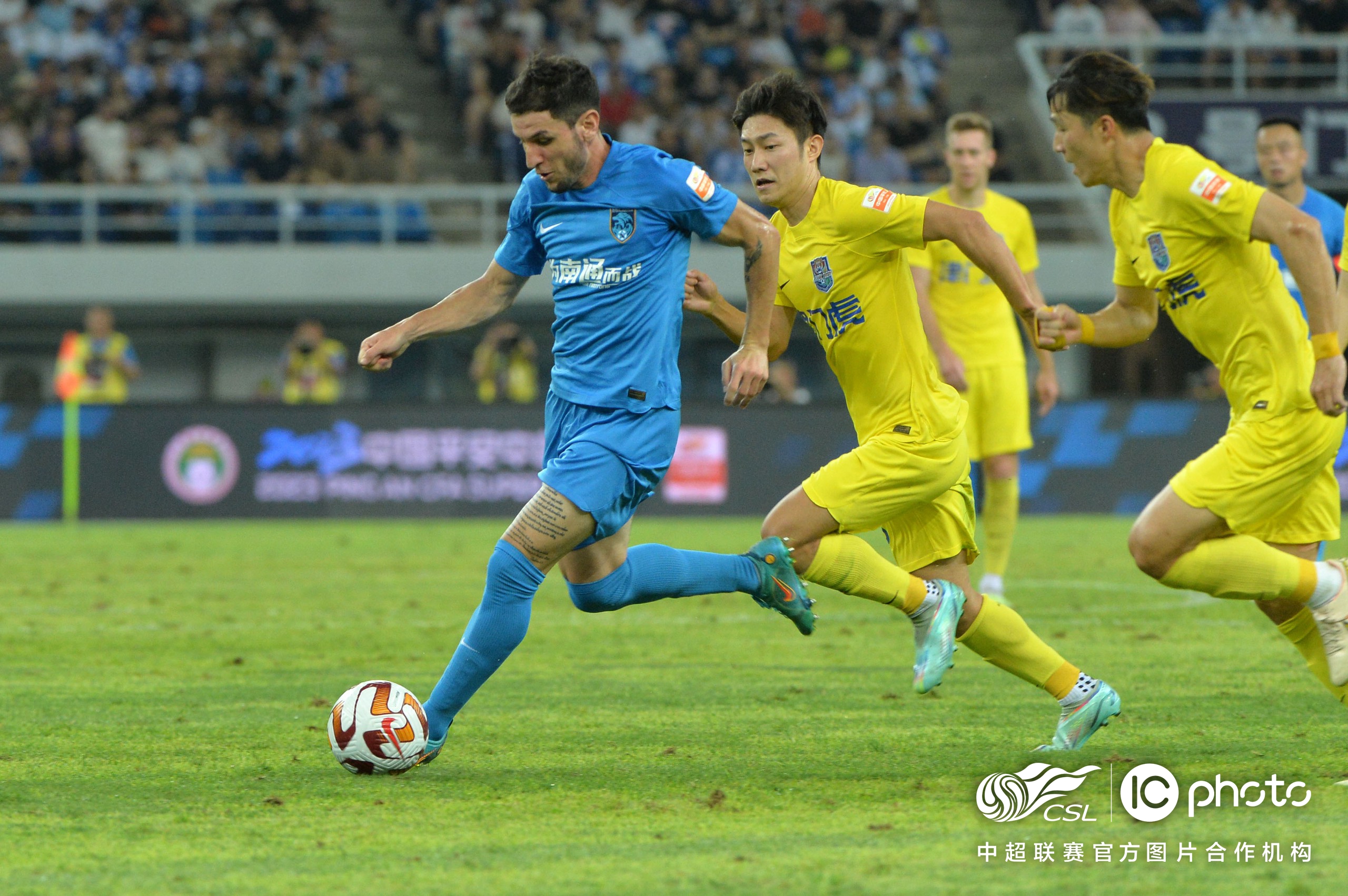 欧预赛比赛中球员们奋力拼搏,为胜利而战的简单介绍 欧预赛比赛中球员们奋力拼搏,为胜利而战的简单介绍