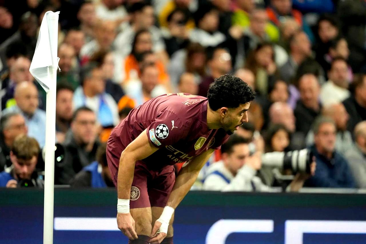 雷火电竞网址-曼城前锋斯特林上演帽子戏法，助球队大胜的简单介绍