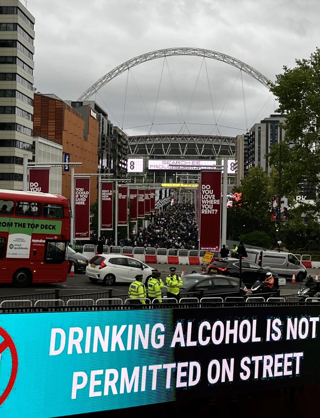 英格兰备战出师不利遭遇温布利丢球 英格兰备战出师不利遭遇温布利丢球