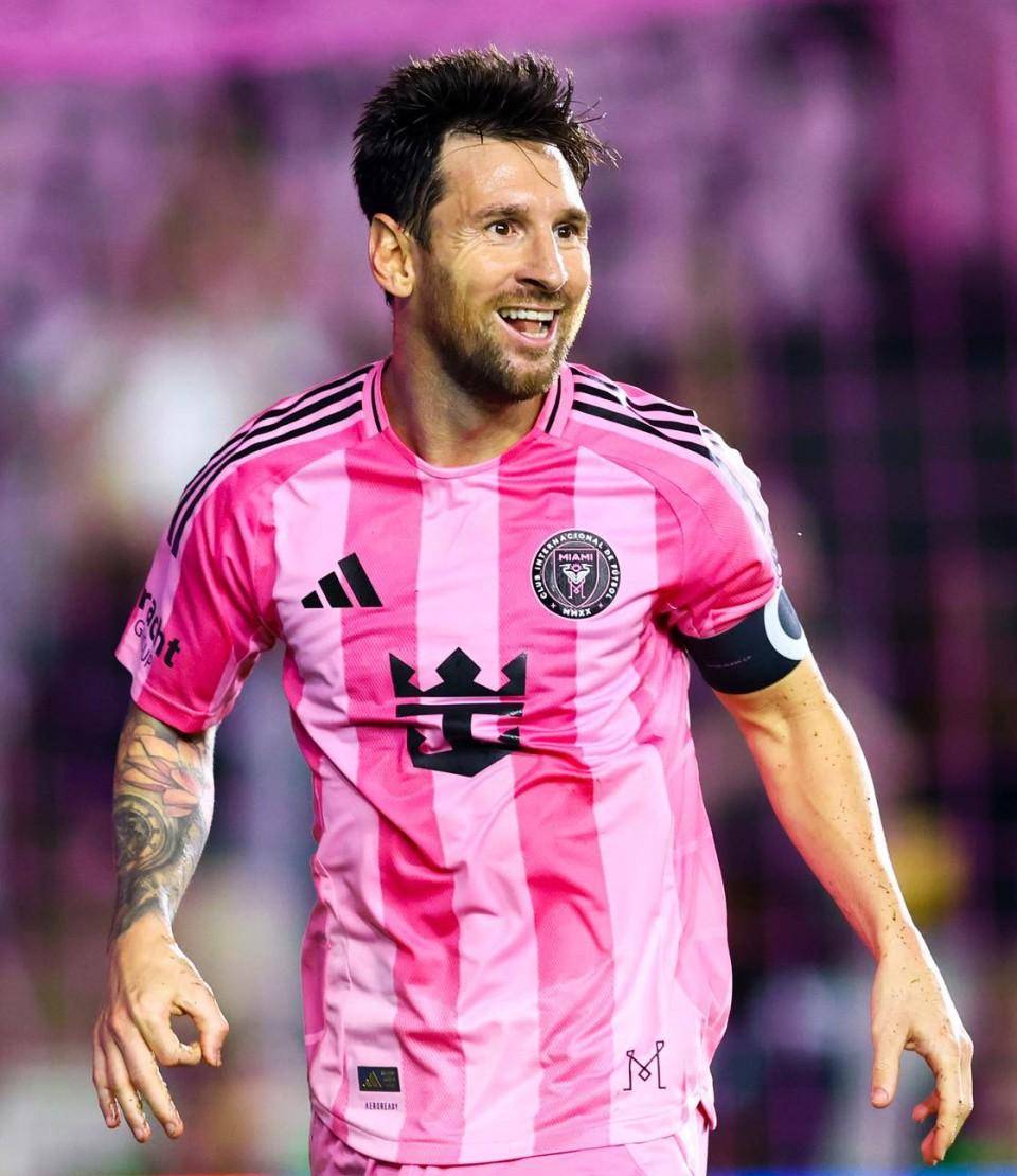 雷火电竞入驻-巴塞罗那新援梅西闪耀，助球队逆转比分取胜