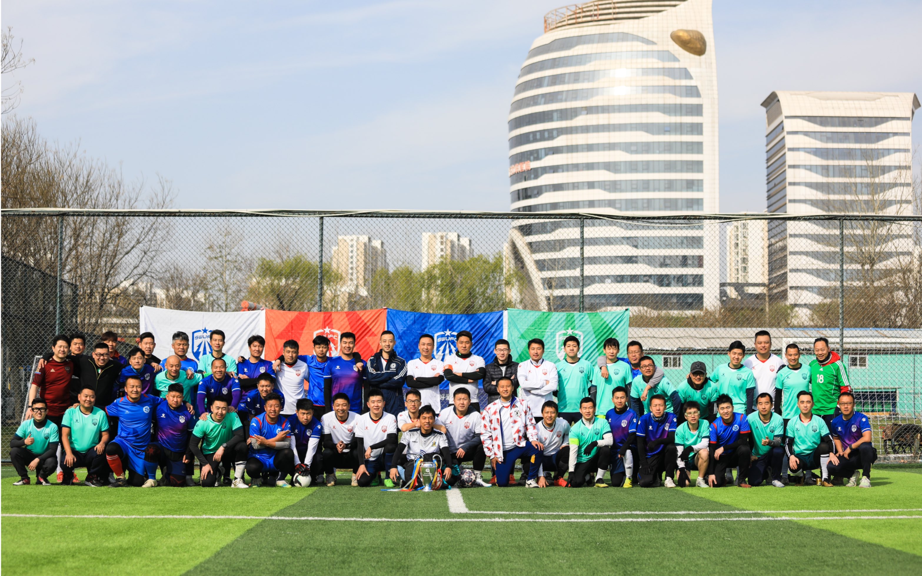 雷火电竞亚洲先驱-高水平足球比赛中的团队配合