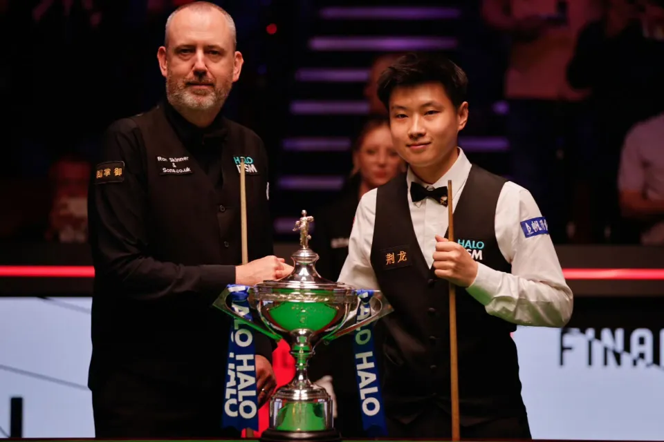 英国选手逆袭成功,赢得头名 英国选手逆袭成功,赢得头名