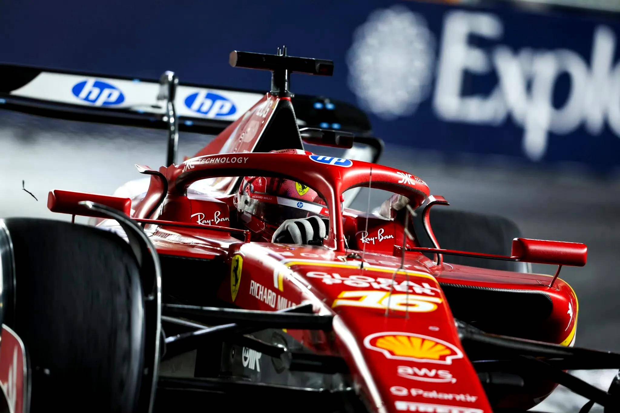 梅赛德斯完胜索伯车队,佩雷兹惊艳四座 梅赛德斯完胜索伯车队,佩雷兹惊艳四座