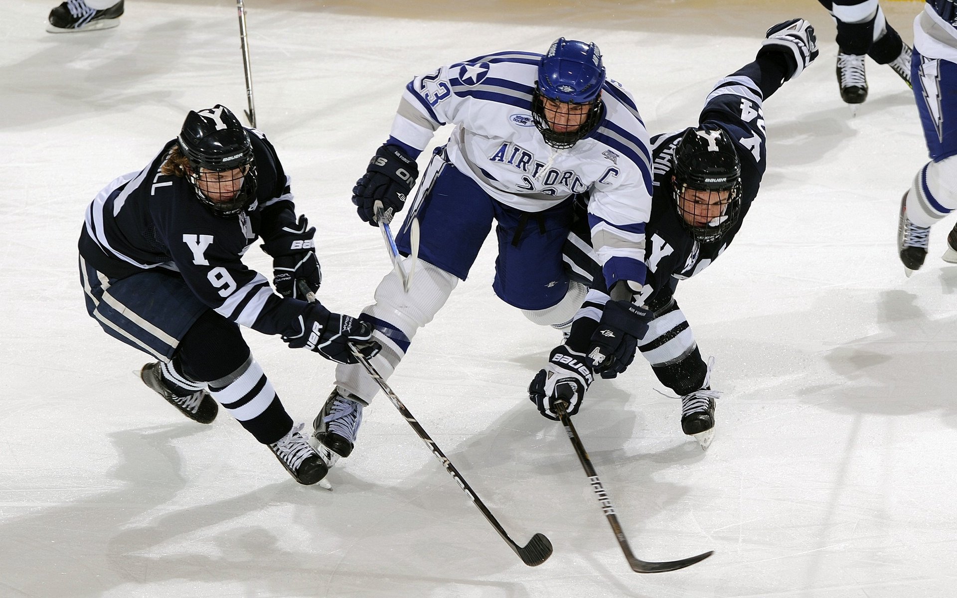 尖峰对决!布伦森超神剧本助浙江队压哨绝杀新疆队