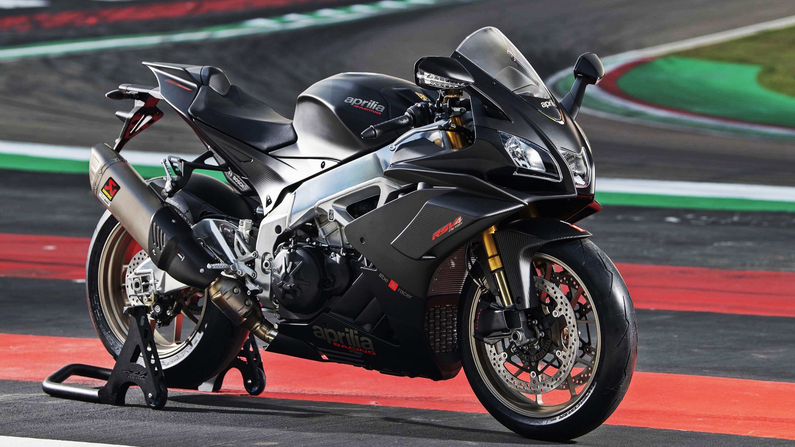 双重压力场,姆巴佩的绿茵爆发与瑞士对日本的战略封锁