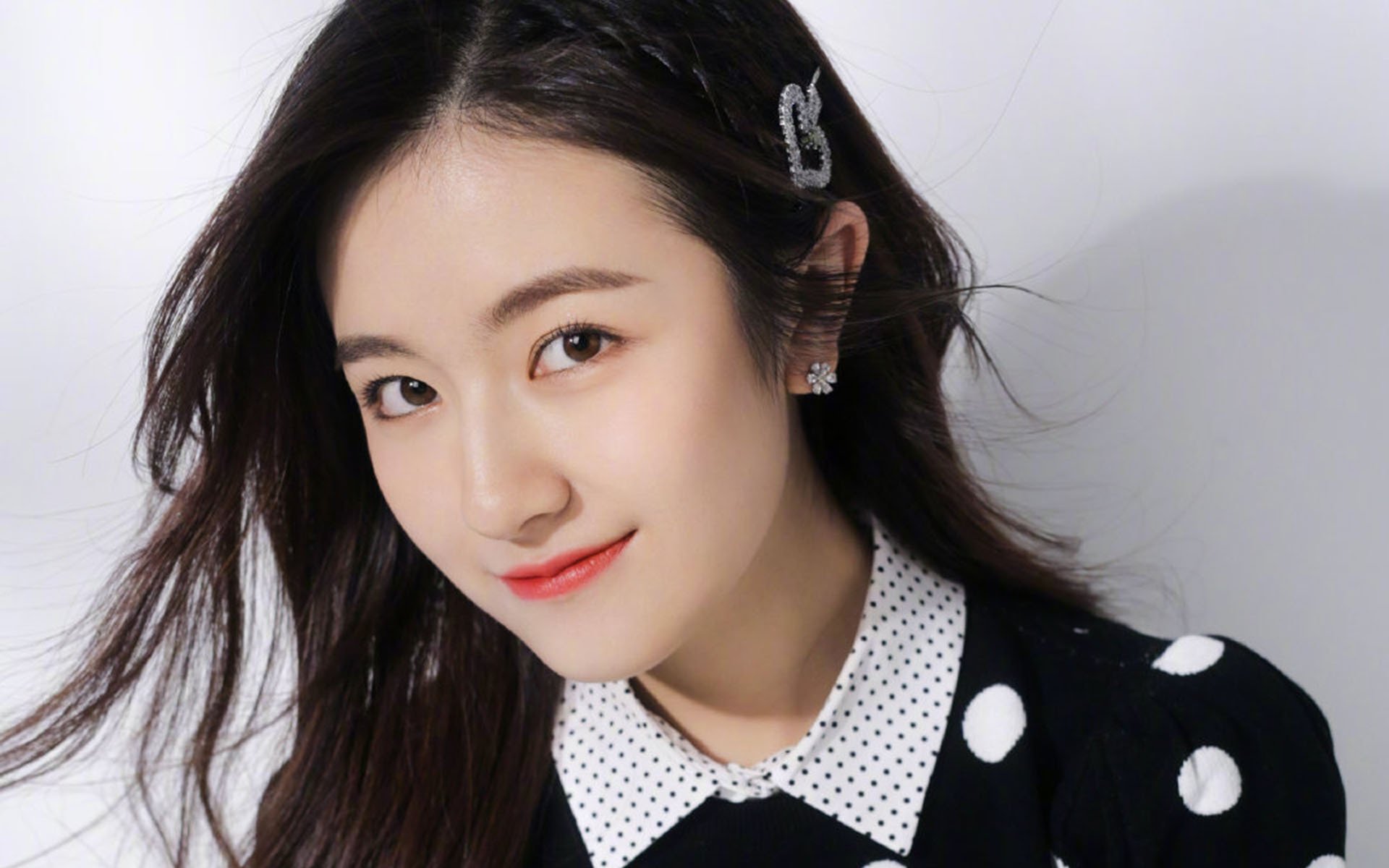 雷火电竞-枪手闪电战击溃真蓝黑，巴雷拉虽败犹荣成最佳背景板