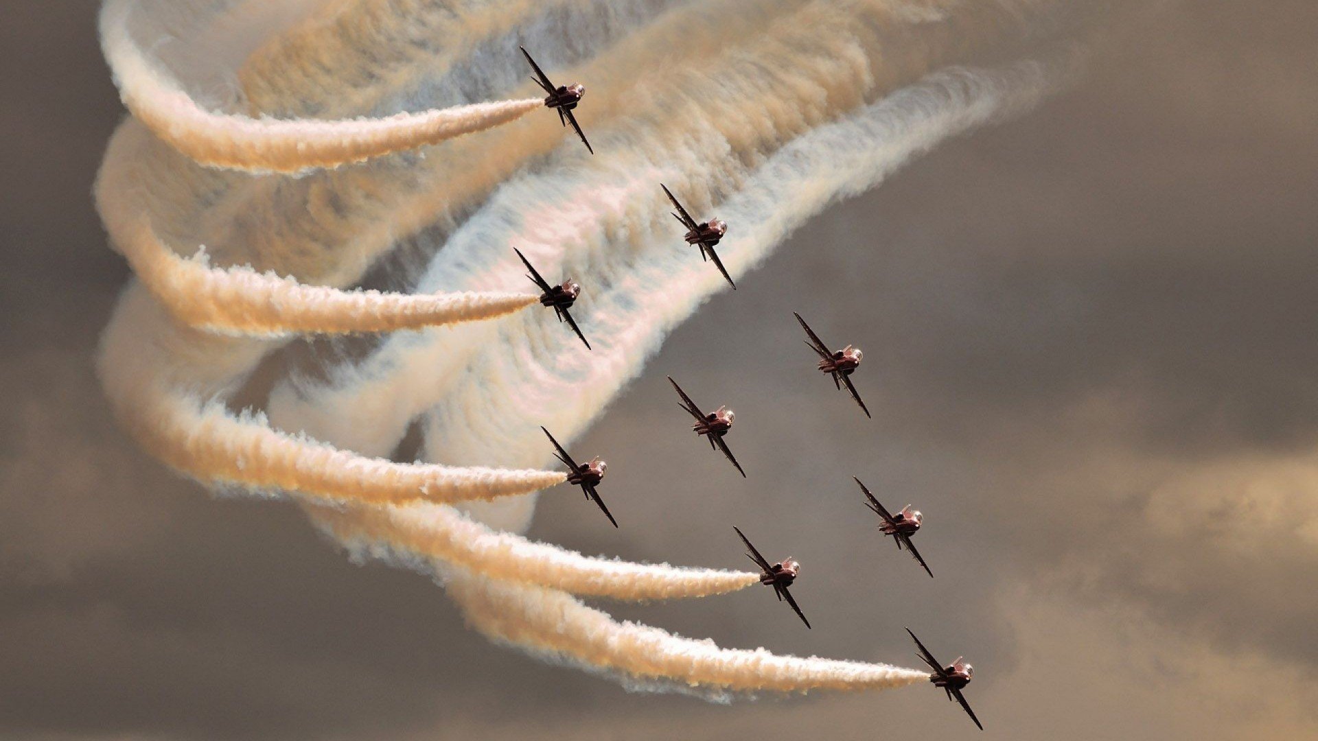 硬仗的艺术，从丹麦的绿茵场到萨内的赛道—论极限竞争中的接管时刻