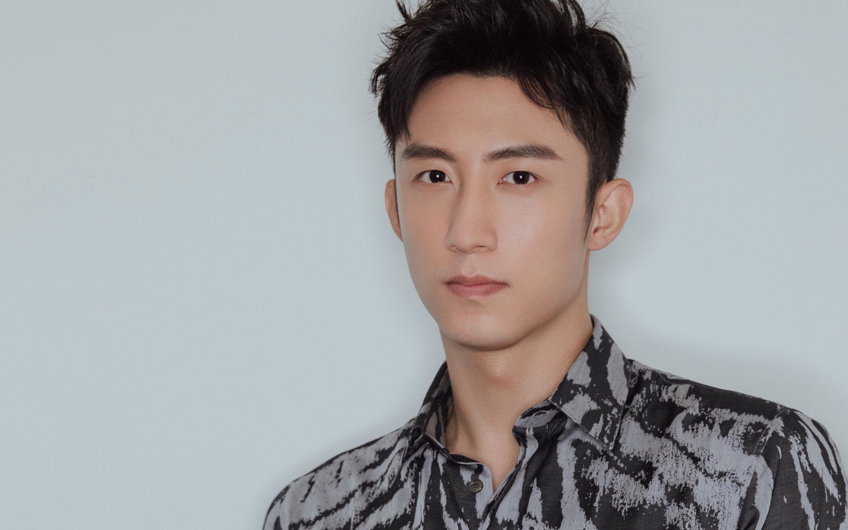 雷火电竞-库里末节17分导演逆转，约基奇三双掘金险胜马刺