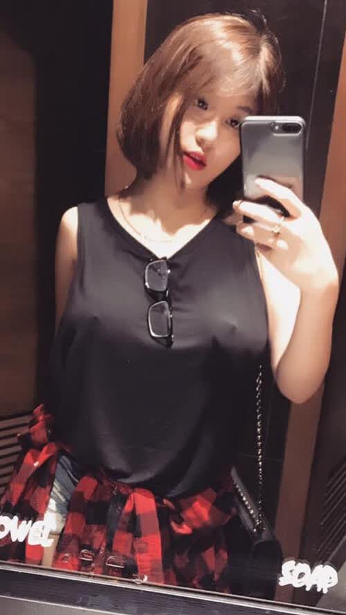 沙漠之鹰翱翔世界之巅，伊拉克铁血征服保加利亚，登贝莱闪耀争冠战场
